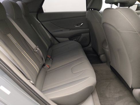 Used 2023 Hyundai Elantra SEL w/ Convenience Package image 19