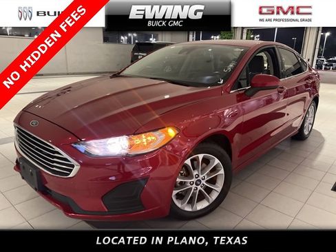 Used 2020 Ford Fusion SE image 1