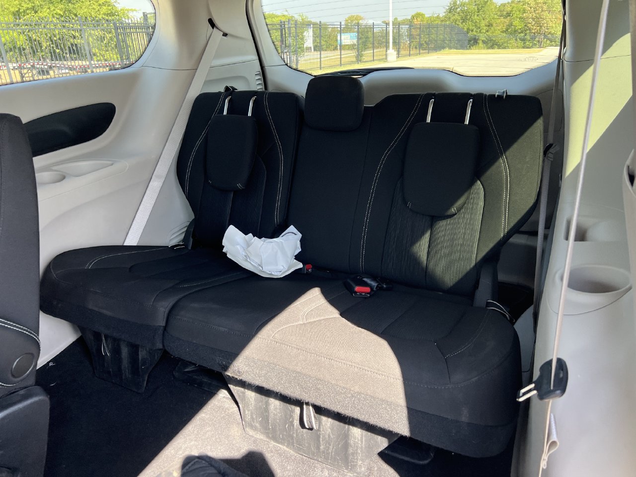 Used 2022 Chrysler Voyager LX FWD image 10