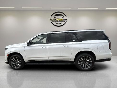 Used 2023 Cadillac Escalade ESV Sport w/ Touring Package image 5