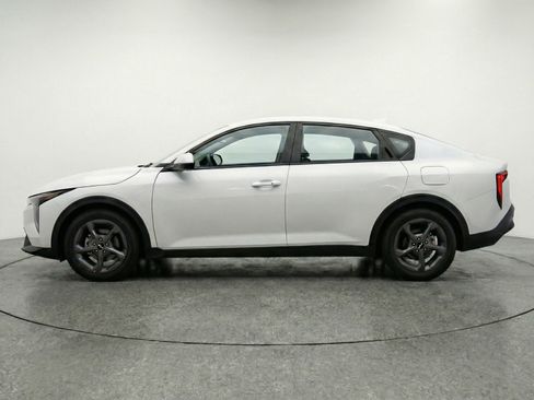Used 2025 Kia K4 FWD image 5
