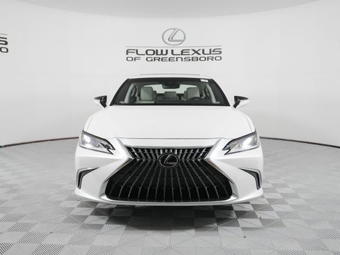 New 2025 Lexus ES 350 w/ Premium Package image 2