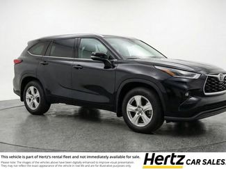 Used 2025 Toyota Highlander LE video 1