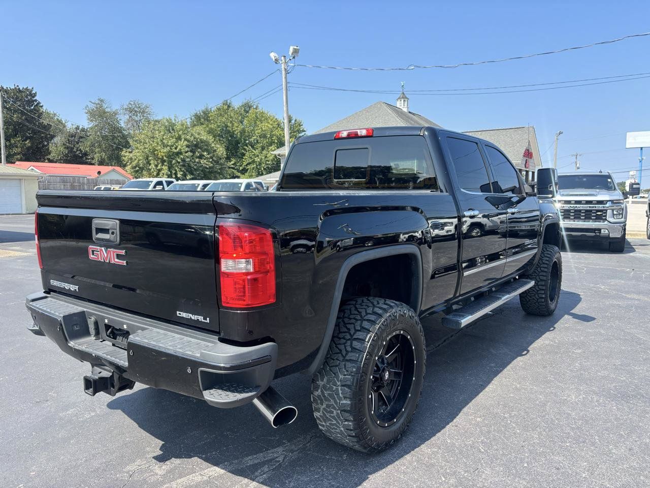 Used 2015 GMC Sierra 2500 Denali w/ Duramax Plus Package AWD/4WD image 5