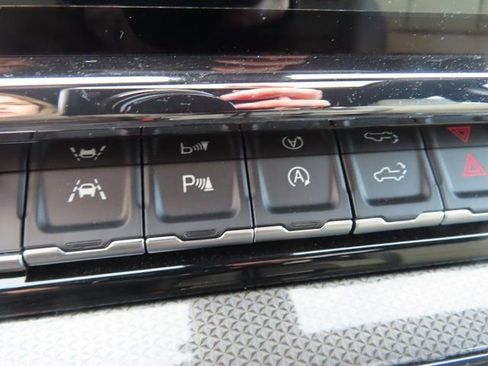 Certified 2025 Chevrolet Silverado 1500 ZR2 w/ Technology Package image 40