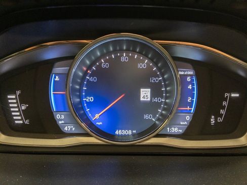 Used 2016 Volvo V60 T6 R-Design Platinum w/ Climate Package image 17