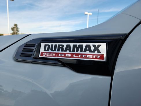 Used 2025 GMC Sierra 2500 AT4 image 10