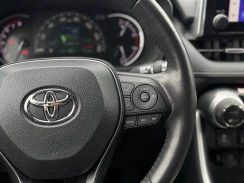 Used 2025 Toyota RAV4 XLE Premium w/ Weather Package AWD/4WD image 22