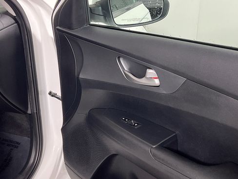 Used 2020 Kia Forte LXS image 32