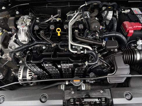 Used 2025 Nissan Altima 2.5 SV FWD image 33