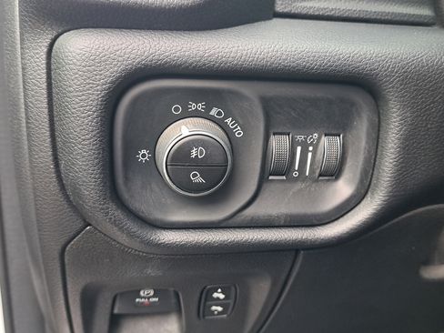 Used 2019 RAM 1500 Big Horn AWD/4WD image 25