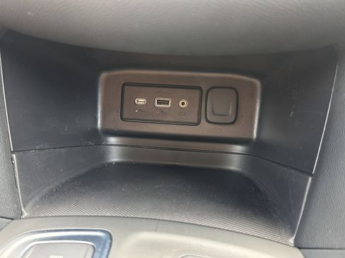 Used 2023 Chevrolet Equinox LT AWD/4WD image 37