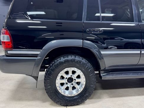 Used 2007 Toyota Land Cruiser AWD/4WD image 16