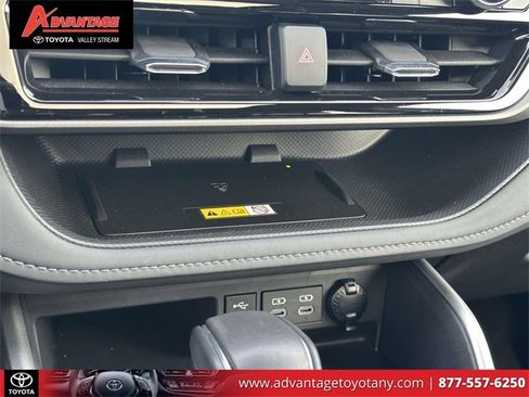 Used 2025 Toyota Highlander XLE image 34