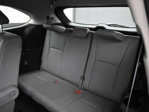Used 2023 Toyota Highlander Limited AWD/4WD image 30