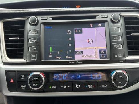 Used 2015 Toyota Highlander Limited w/ Driver Technology Package AWD/4WD image 11