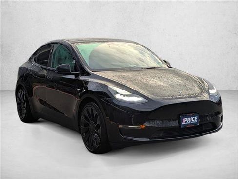 Used 2023 Tesla Model Y Performance image 3