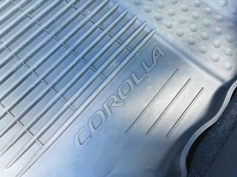Used 2025 Toyota Corolla SE AWD/4WD image 30