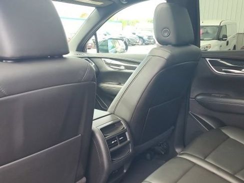 Used 2022 Cadillac XT5 Premium Luxury w/ Technology Package AWD/4WD image 17