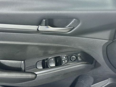 Used 2023 Nissan Altima 2.5 SV FWD image 24