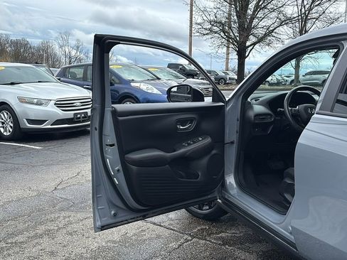 Used 2023 Honda HR-V Sport image 11