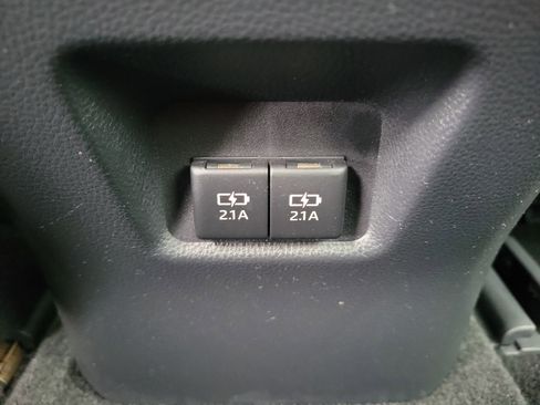 Used 2020 Toyota RAV4 XLE image 16