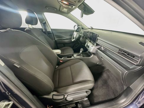 Used 2025 Hyundai Kona SEL FWD image 29