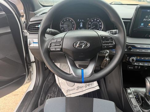 Used 2019 Hyundai Veloster 2.0 image 16