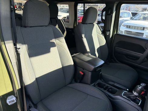 Used 2024 Jeep Wrangler Willys image 31