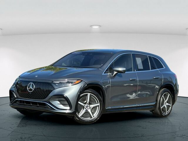 Used 2023 Mercedes-Benz EQS 580 4MATIC SUV w/ Acoustic Comfort Package image 2