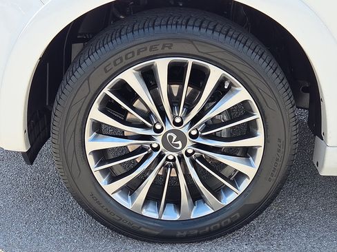 Used 2018 INFINITI QX80 2WD w/ Driver Assistance Package image 7