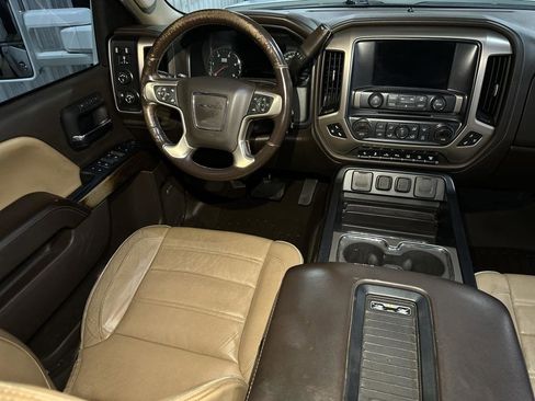 Used 2017 GMC Sierra 2500 Denali w/ Duramax Plus Package image 8