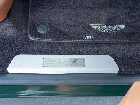 Used 2021 Aston Martin DBX AWD/4WD image 34