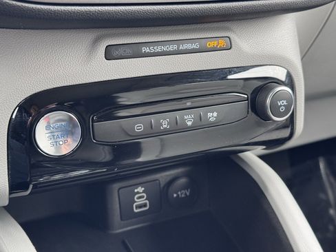 Used 2024 Ford Escape SE image 13