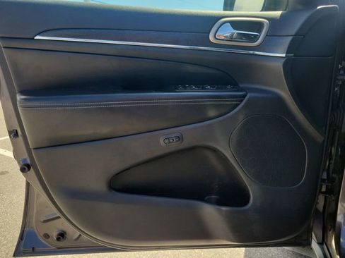 Used 2015 Jeep Grand Cherokee Limited image 19