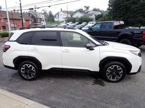 Used 2025 Subaru Forester Premium w/ Convenience Package #1 AWD/4WD image 8