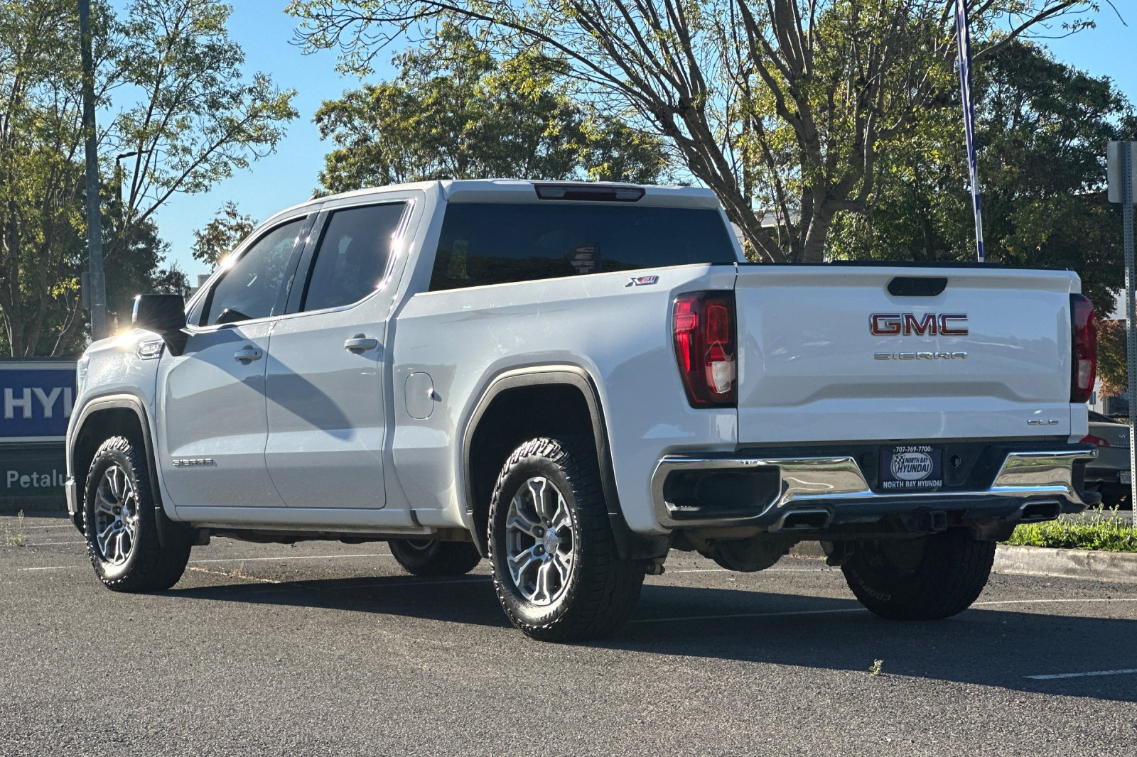 Used 2023 GMC Sierra 1500 SLE AWD/4WD image 6
