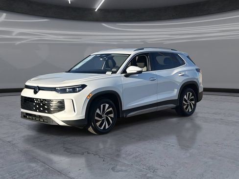 Certified 2026 Volkswagen Tiguan S FWD image 3