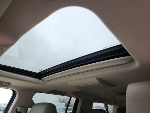 Certified 2019 Chevrolet Suburban Premier image 30