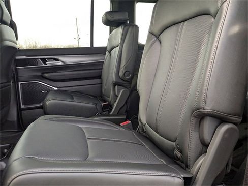 New 2025 Jeep Wagoneer Series II image 30