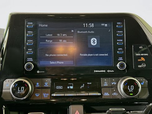 Used 2021 Toyota Highlander XLE FWD image 24