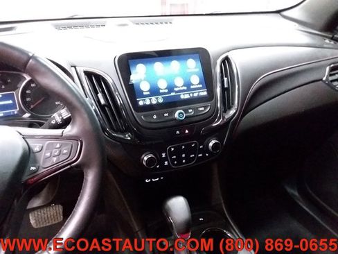 Used 2022 Chevrolet Equinox RS w/ RS Leather Package image 11