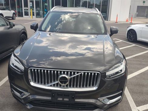 Used 2024 Volvo XC90 B5 Plus AWD/4WD image 2