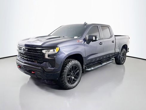 Used 2022 Chevrolet Silverado 1500 LT Trail Boss w/ Convenience Package II image 3