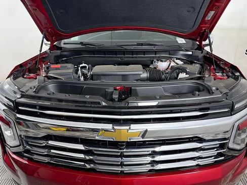 New 2025 Chevrolet Suburban Premier image 36