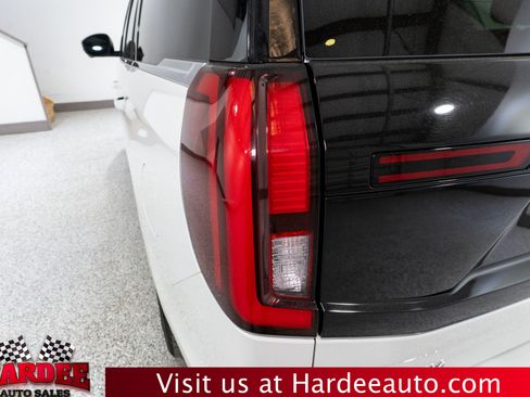 Used 2025 Ford Expedition Platinum w/ Driver's Package AWD/4WD image 9