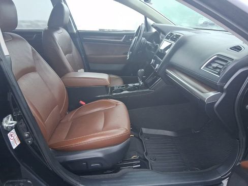 Used 2019 Subaru Outback 3.6R Touring image 17