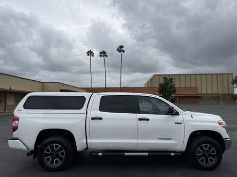 Used 2016 Toyota Tundra SR5 w/ TRD Off Road Package AWD/4WD image 8