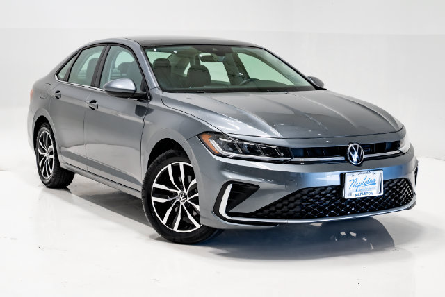 Used 2025 Volkswagen Jetta SE FWD image 6