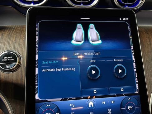 Used 2025 Mercedes-Benz GLC 300 GLC 300 image 35